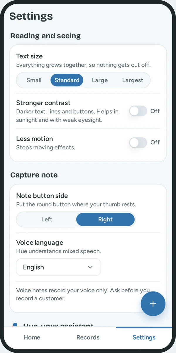 Settings on a phone: text size, stronger contrast, less motion, the side of the round button and the voice language.
